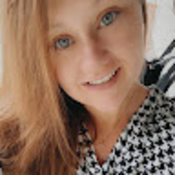 hollygray20